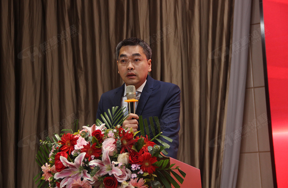 金牛辭舊歲,猛虎迎春來。搭著歡樂的時(shí)光列車,我們一起歡送碩果累累的2021年,迎來了嶄新的2022年。1月26日,我們歡聚一堂,在歡聲笑語、載歌載舞中迎接新春,“立足新鴻程開創(chuàng)新局面”桂林鴻程2021年年終總結(jié)表彰會由此開始! 金牛辭舊歲,猛虎迎春來。搭著歡樂的時(shí)光列車,我們一起歡送碩果累累的2021年,迎來了嶄新的2022年。1月26日,我們歡聚一堂,在歡聲笑語、載歌載舞中迎接新春,“立足新鴻程開創(chuàng)新局面”桂林鴻程2021年年終總結(jié)表彰會由此開始!