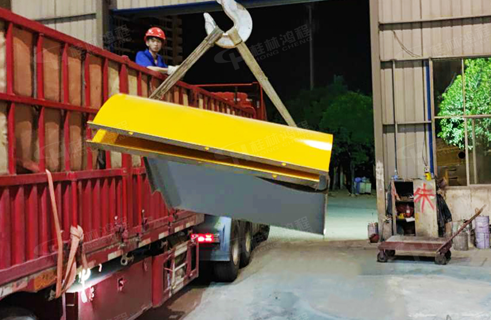 【發(fā)貨】海內(nèi)外訂單火爆，大批鴻程設(shè)備奔赴全球！