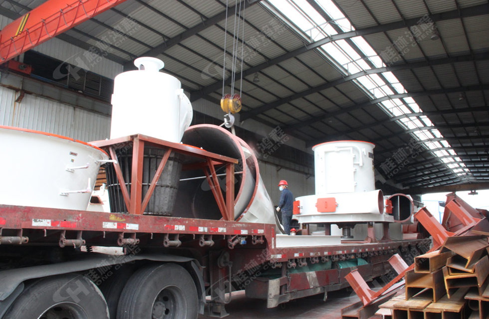 桂林鴻程2020年首臺磨粉機順利發貨 桂林鴻程2020年首臺磨粉機順利發貨